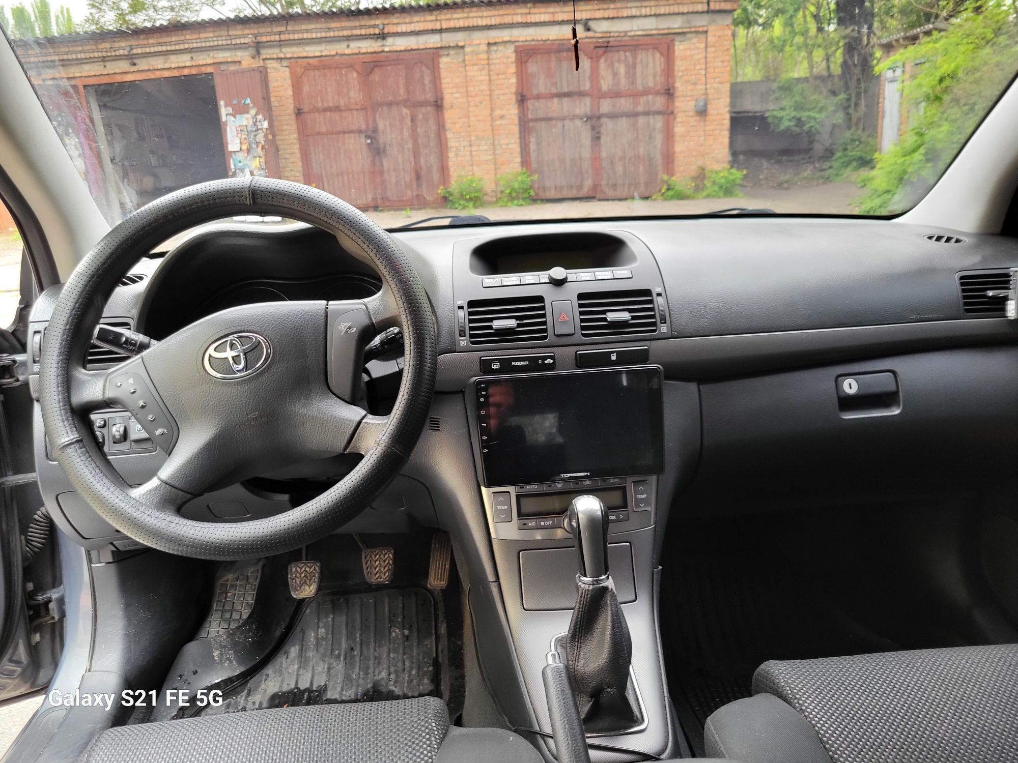 Продам Toyota avensis universal