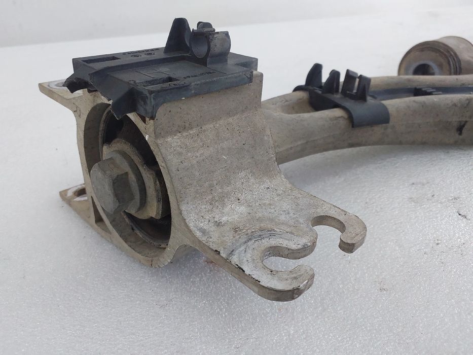 Braço de suspensão frente direito MERCEDES-BENZ CLA Coupé (C117)