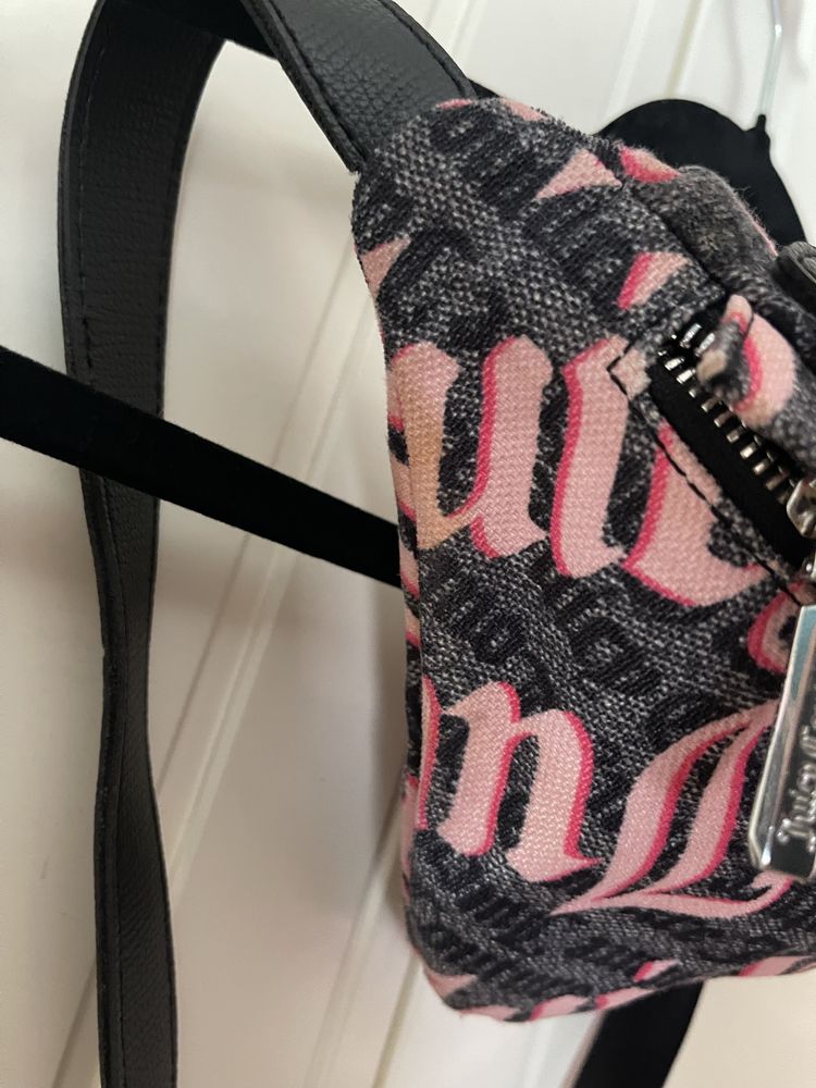 Nerka z różowymi napisami Juicy Couture