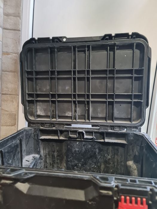 Чемодан-тележка-кейс Milwaukee  PACKOUT