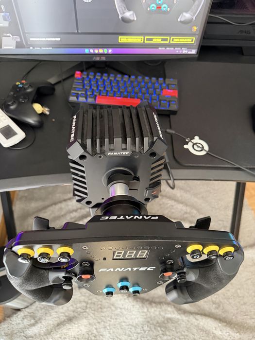 Fanatec CSL DD + Clubsport steering wheel F1 + Csl DD Table Clamp