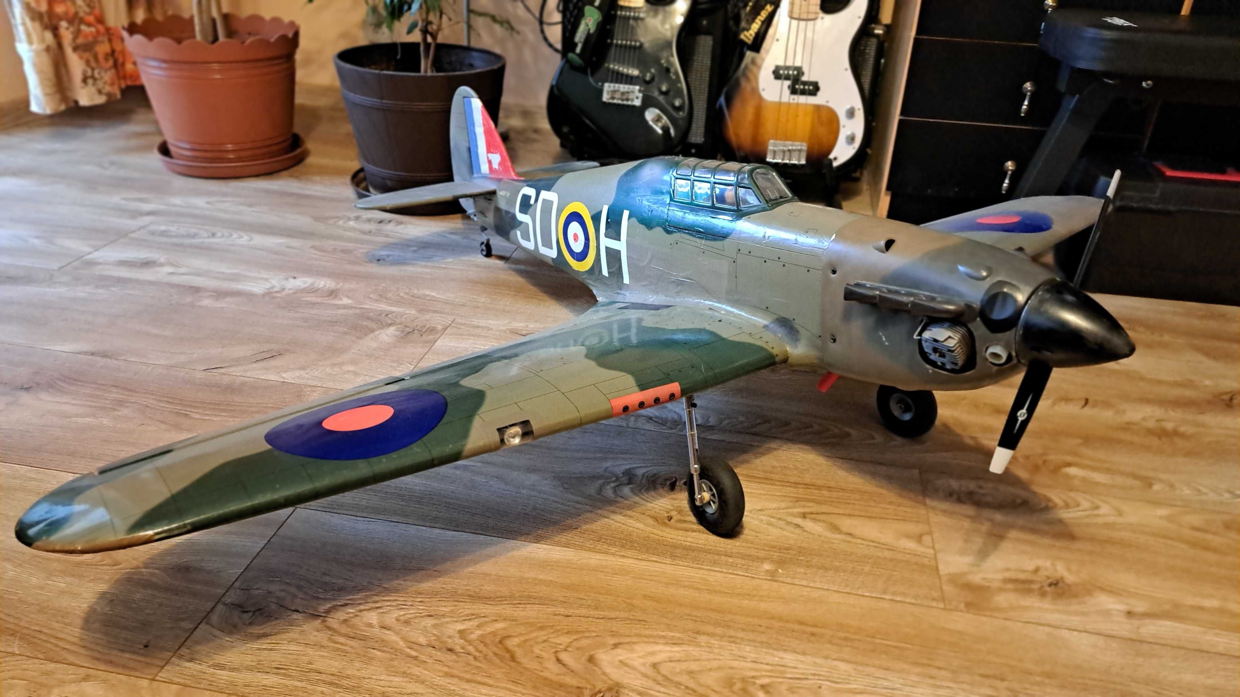 Samolot RC, hurricane black horse