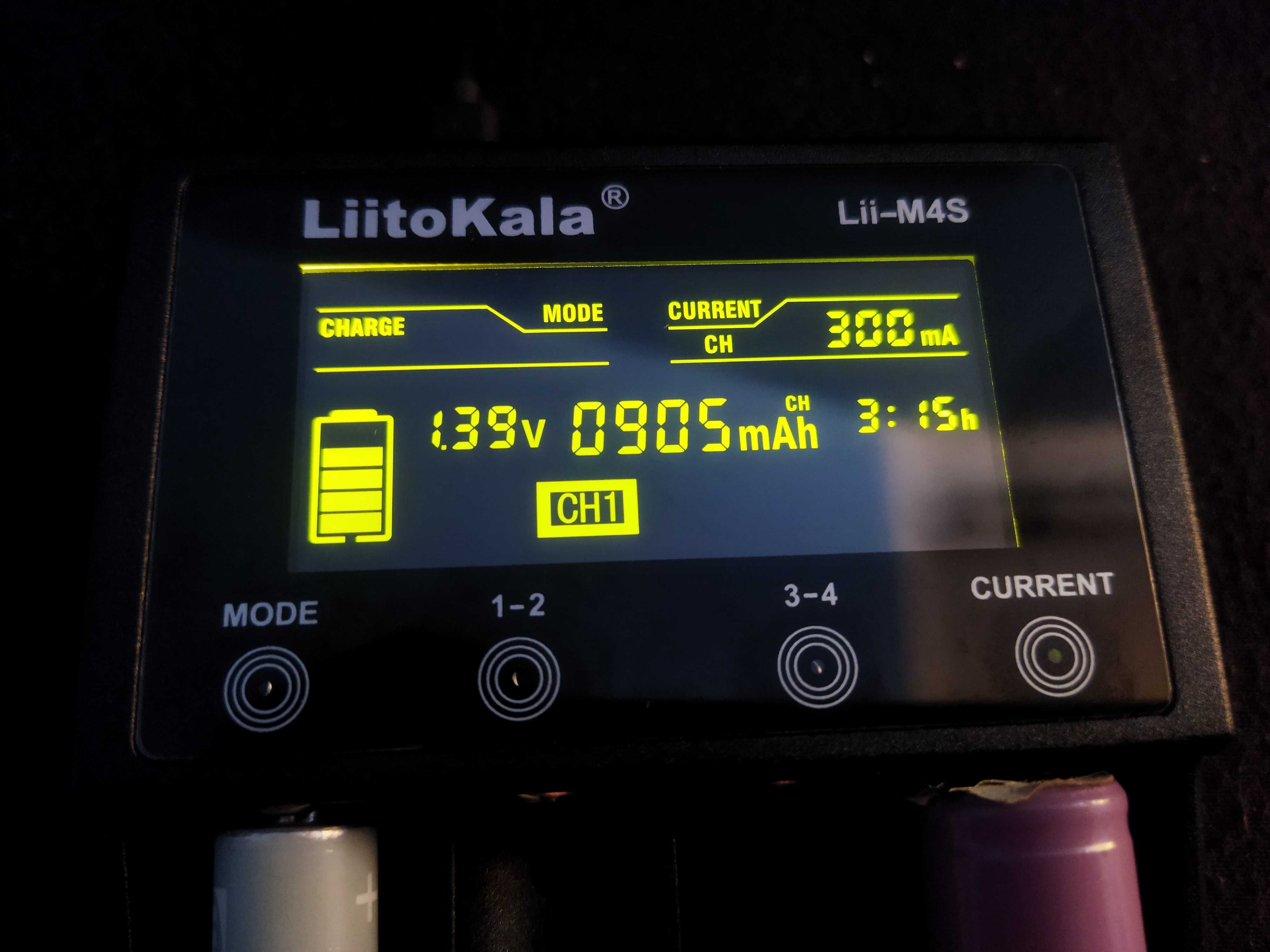 LiitoKala Lii-M4S Ładowarka uniwersalna baterii akumulatorów AAA 18650