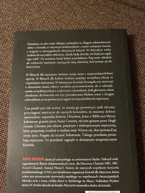 Ona i on w kościele