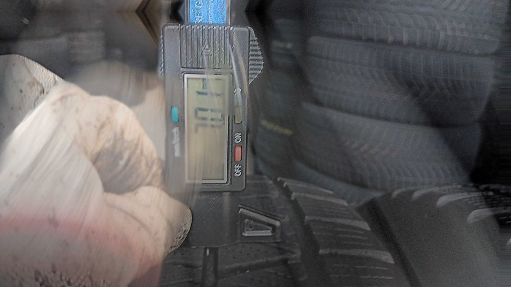 245/65/17 Bridgestone blizzak dm-v3