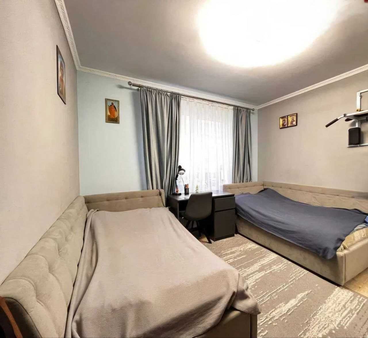 Продаю 3 кім. квартиру  вул. Довженка ГОТОВУ для проживання. ПОСТАНОВИ