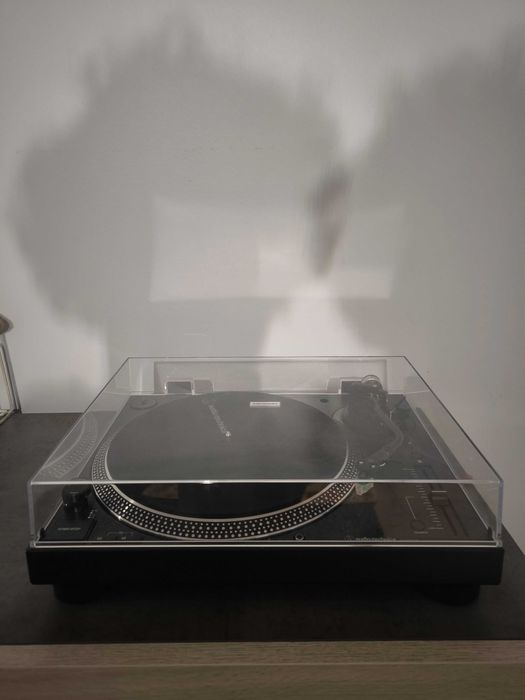 1. Gira-Discos Audio-Technica AT-LP120XBT-USB – Novo, Nunca Usado!