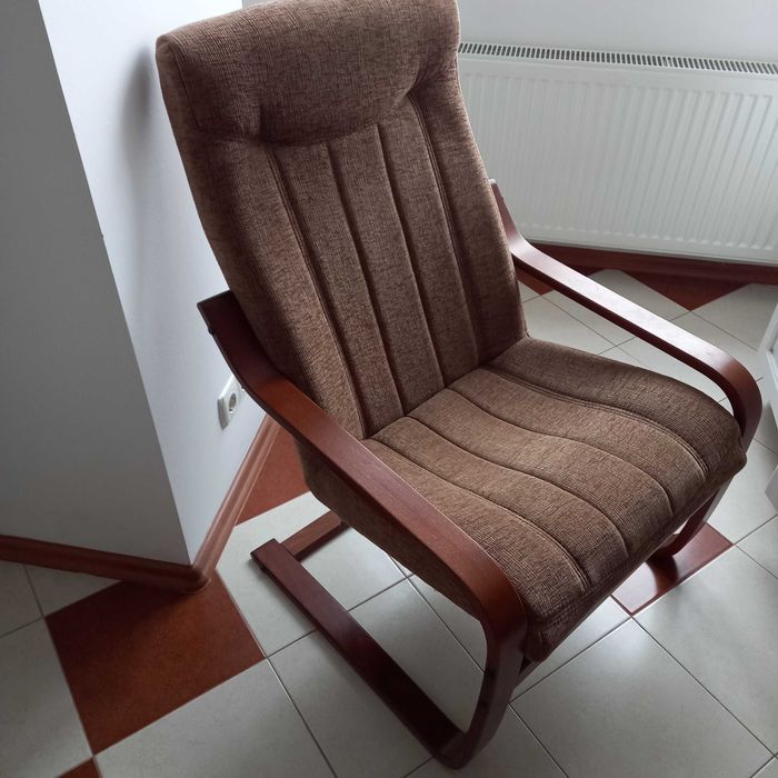 Продам крісло м'яке-гойданка