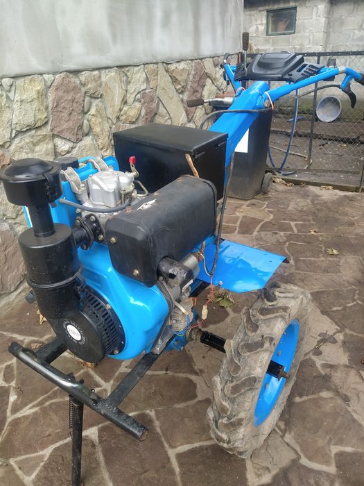 Продам мотоблок 10кс