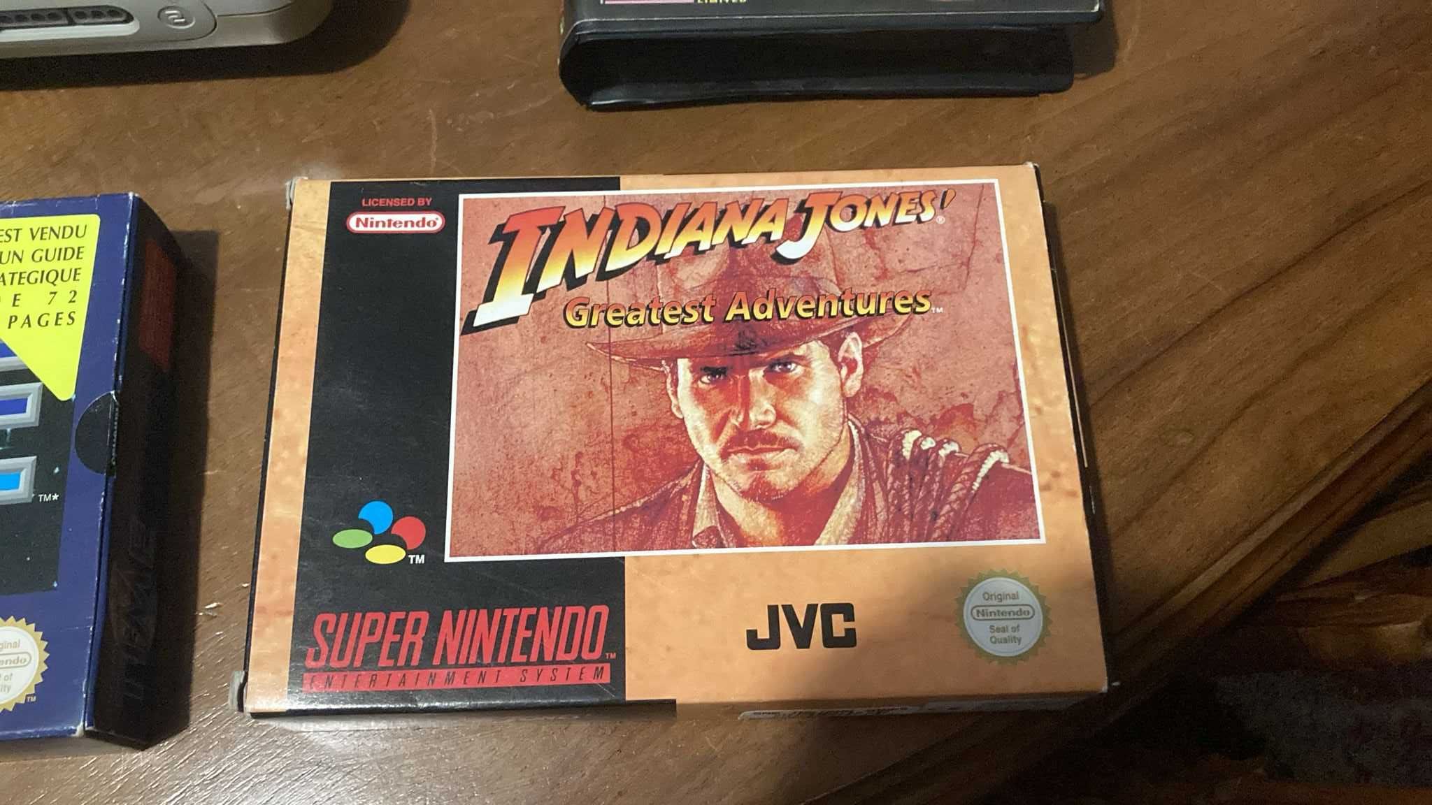 SNES (completa e 100% funcional) + 4 comandos + Jogos e acessórios