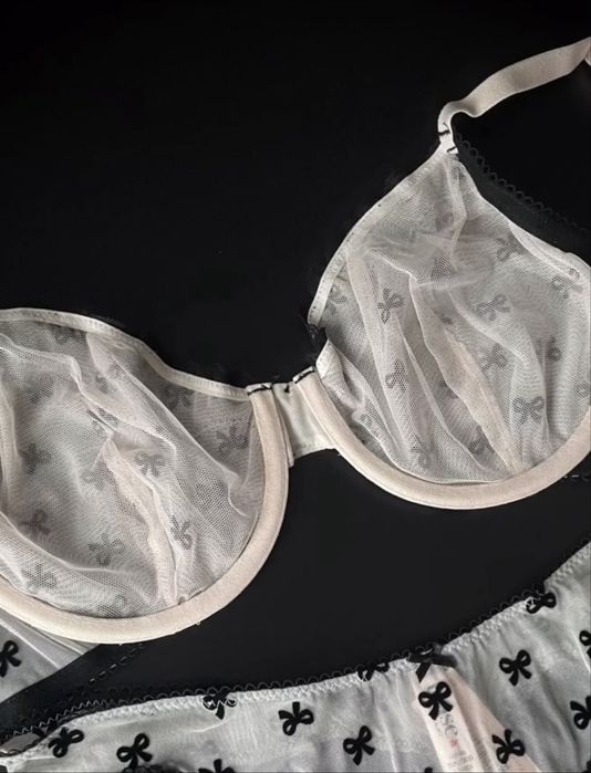 Комплект білизни Victoria’s Secret