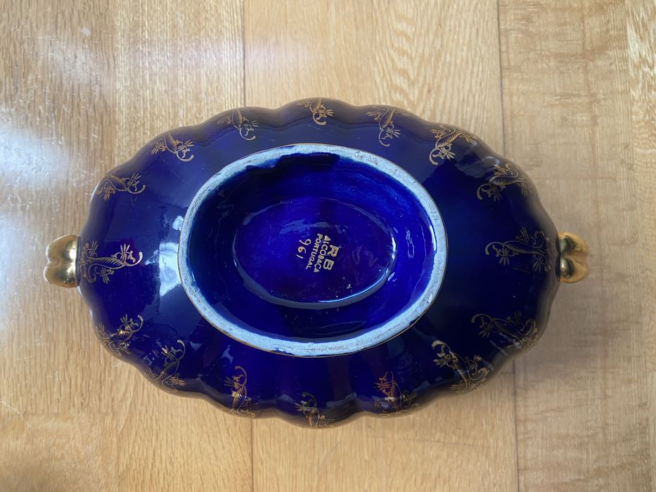 Conjunto RB Alcobaça em porcelana azul e dourada