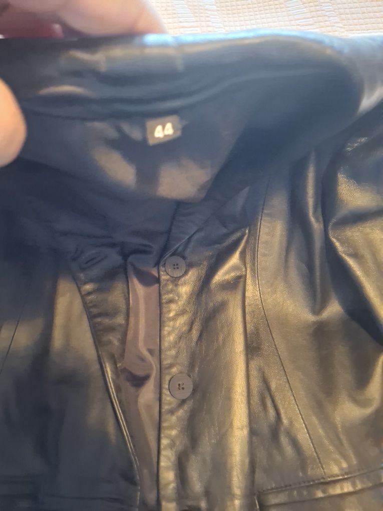 Casaco de pele genuína, em ótimo estado n.44 mas veste pequeno