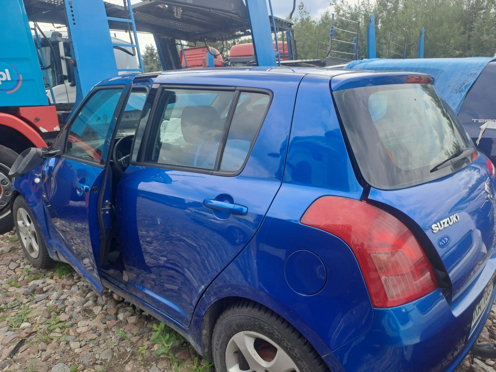Suzuki swift całe na części