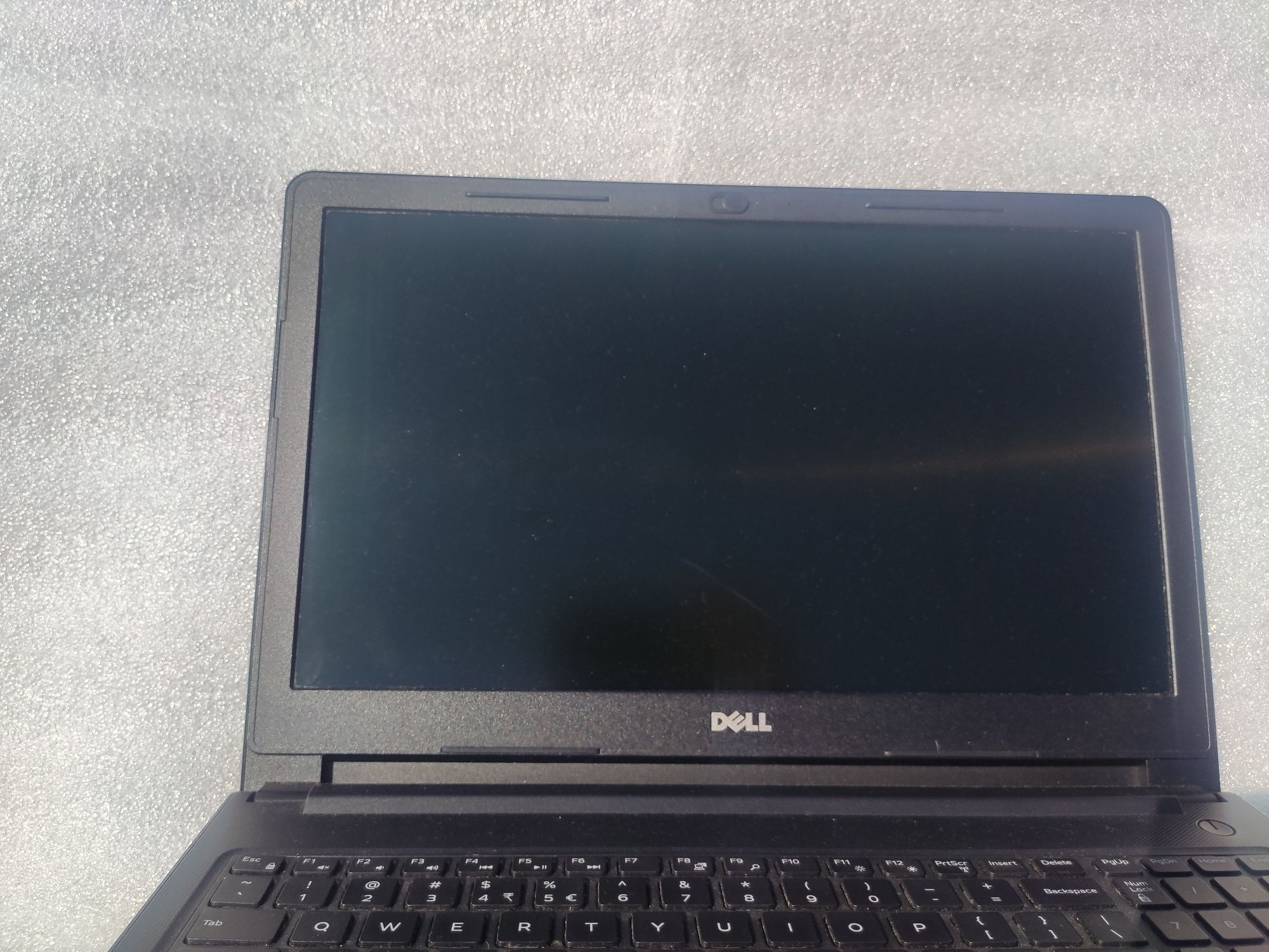 Dell Vostro 3568 i3 7020 RAM 8GB dysk SSD