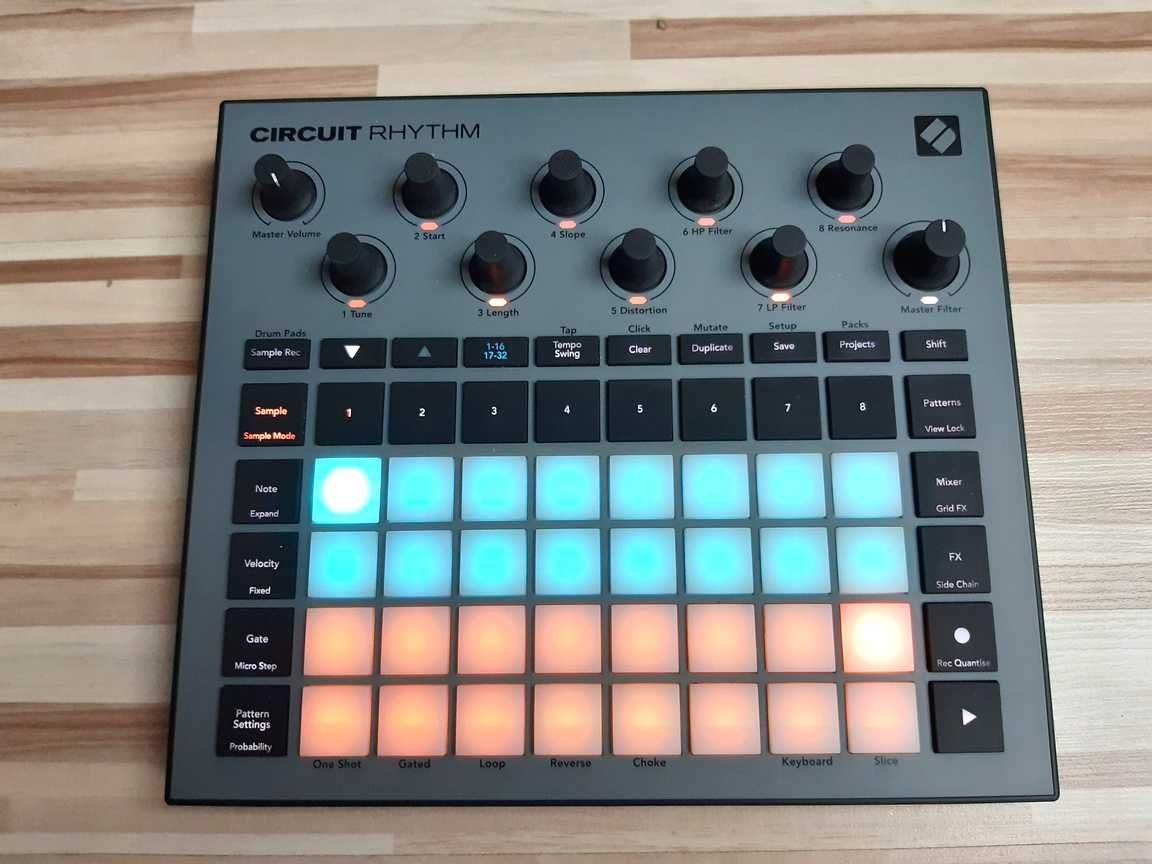 Novation Circuit Rhythm niemal idealny sampler syntezator