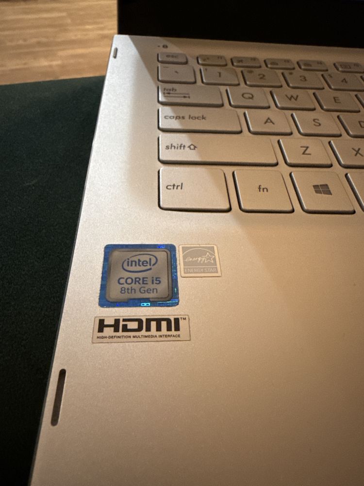 Asus Laptop  8 GB RAM | 1 TB HDD | Dotykowy ekran | Windows 10