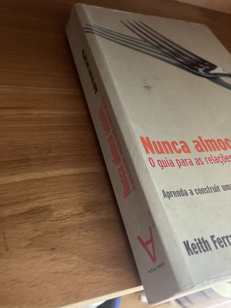 Nunca almoce sozinho | Livro de auto-ajuda