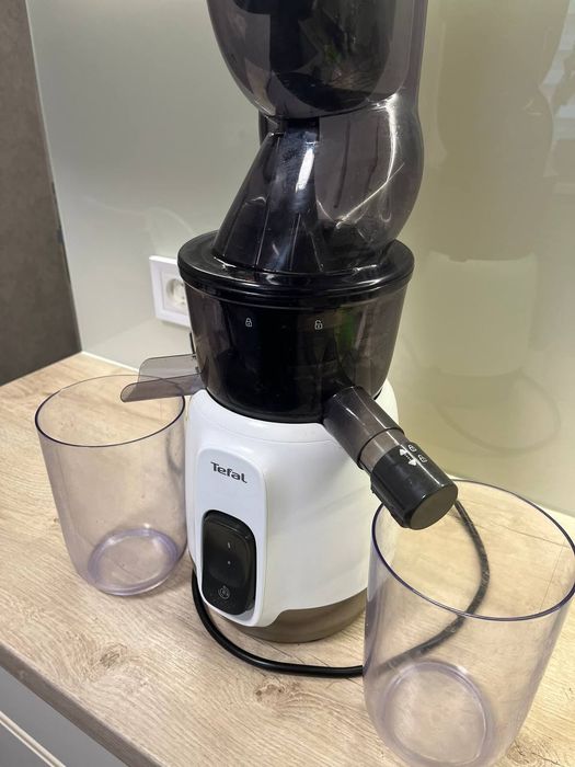 Соковижималка Tefal ZC600 шнекова