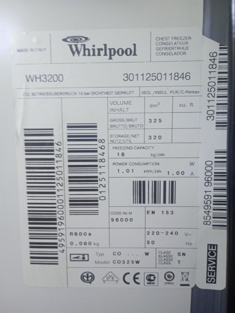 Продам морозильную камеру Whirlpool