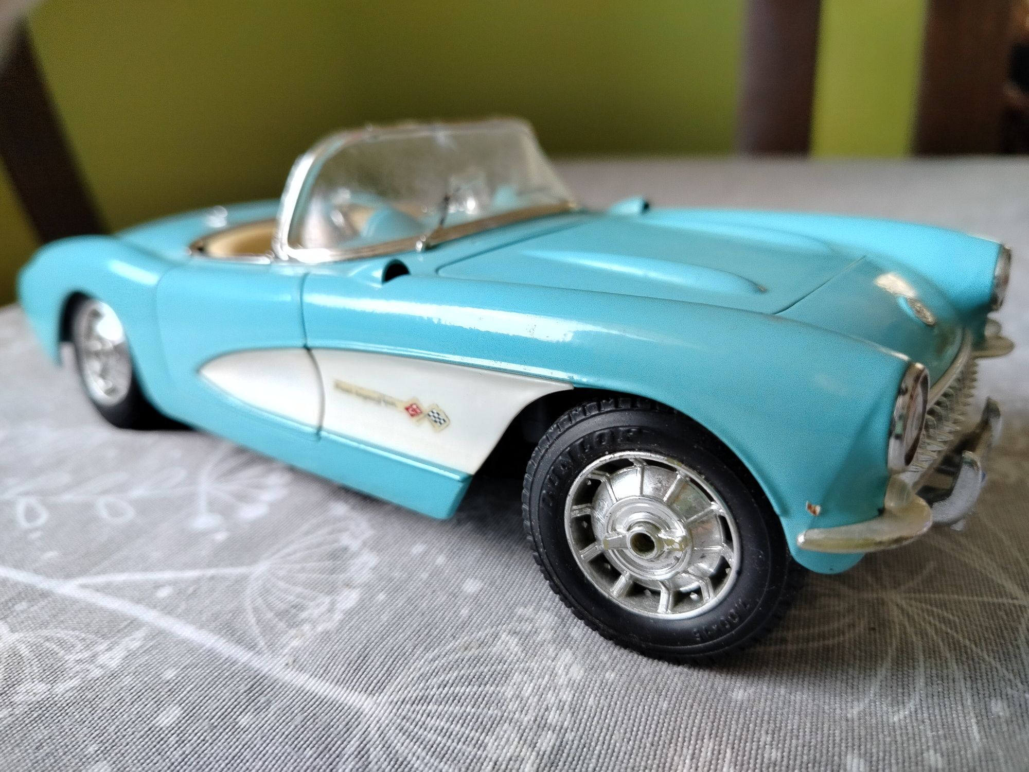 Model auta Corwetta 1:18