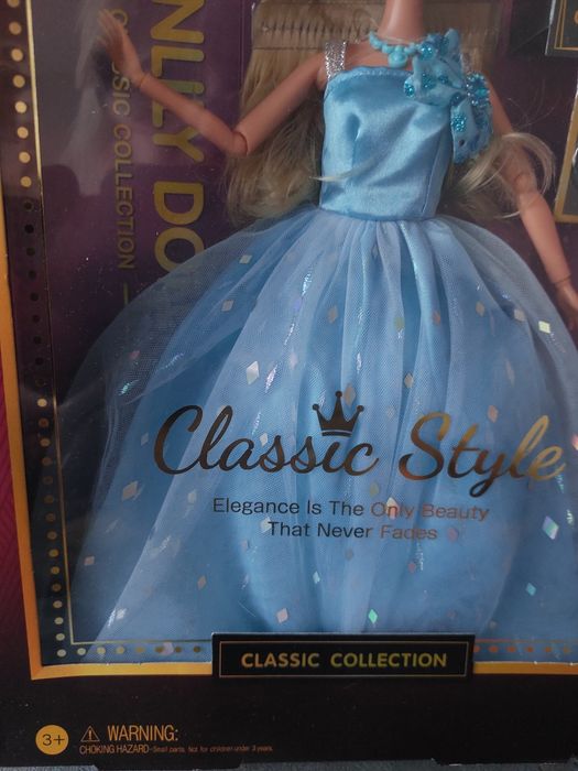 Нова лялька для дівчинки