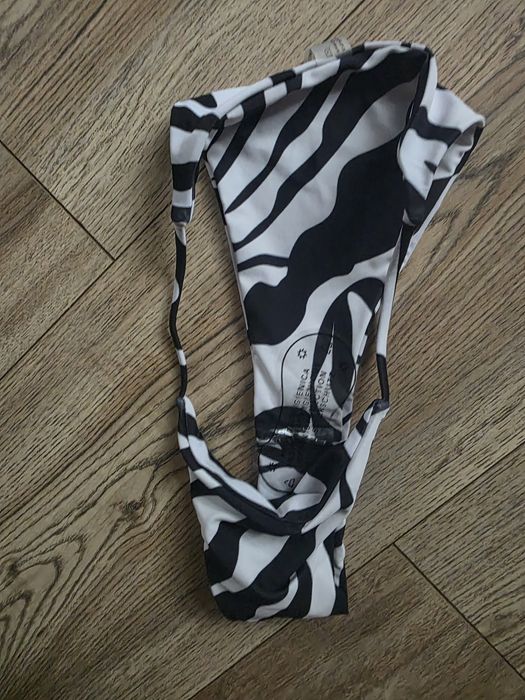 Nowy strój kąpielowy s