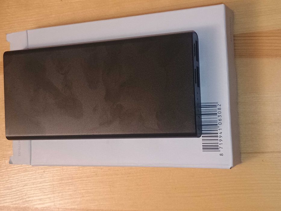 Nowy Power bank 10000 mAh37Wh