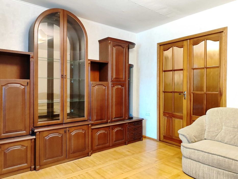 Продаж 3к квартири на вул. Європейська, р-н Шатилівка, метро Бот. Сад