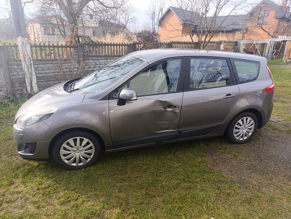 Продам renault grand scenic 2010 1.9 dci