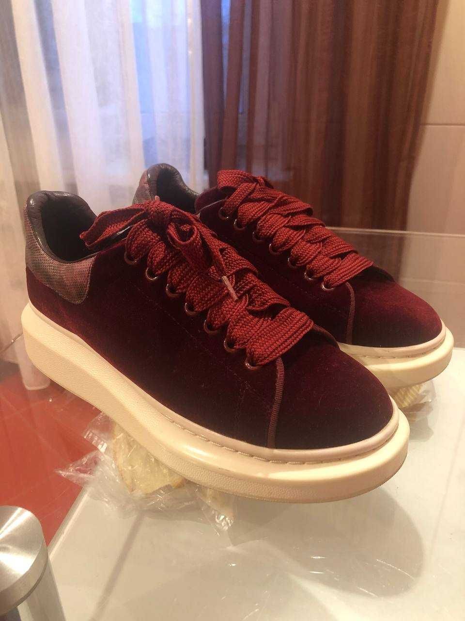 Продам оригинальные Alexander McQueen.