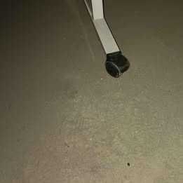 Mesa metálica com rodas para computador *