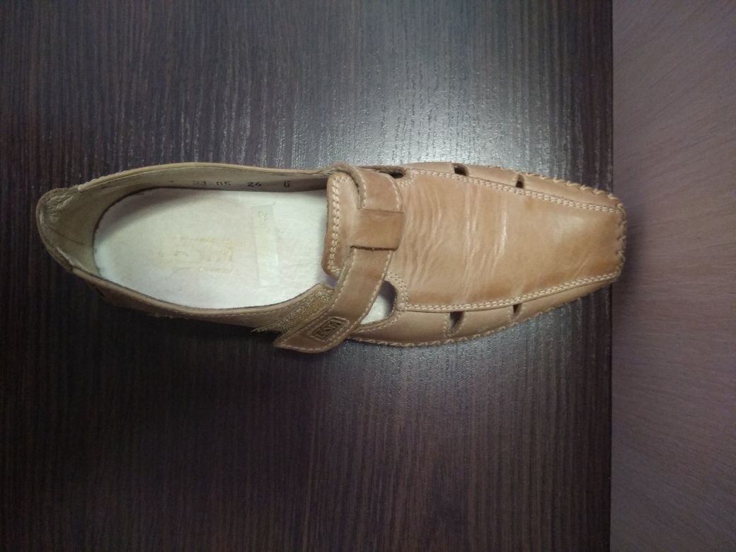 Продам кожаные мокасины