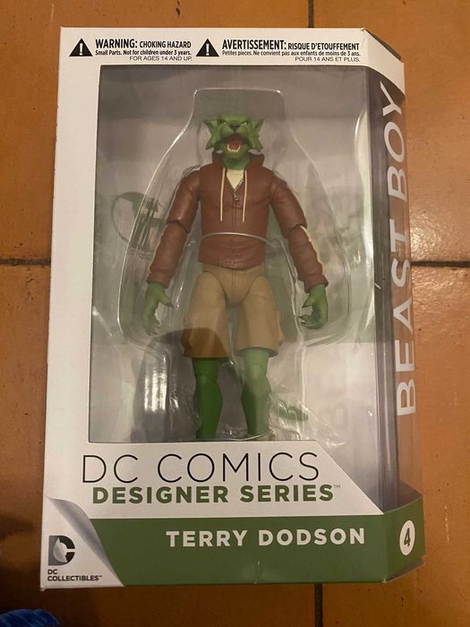 Várias figuras DC designer figures