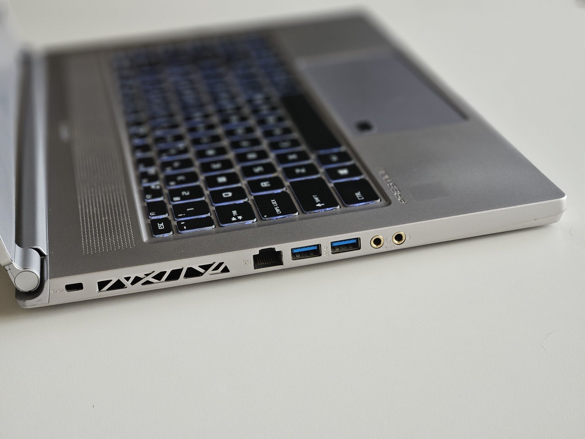 Игровой Ноутбук MSI P65 Creator 9SE i7 9750H - 32GB  1TB SSD  RTX2060
