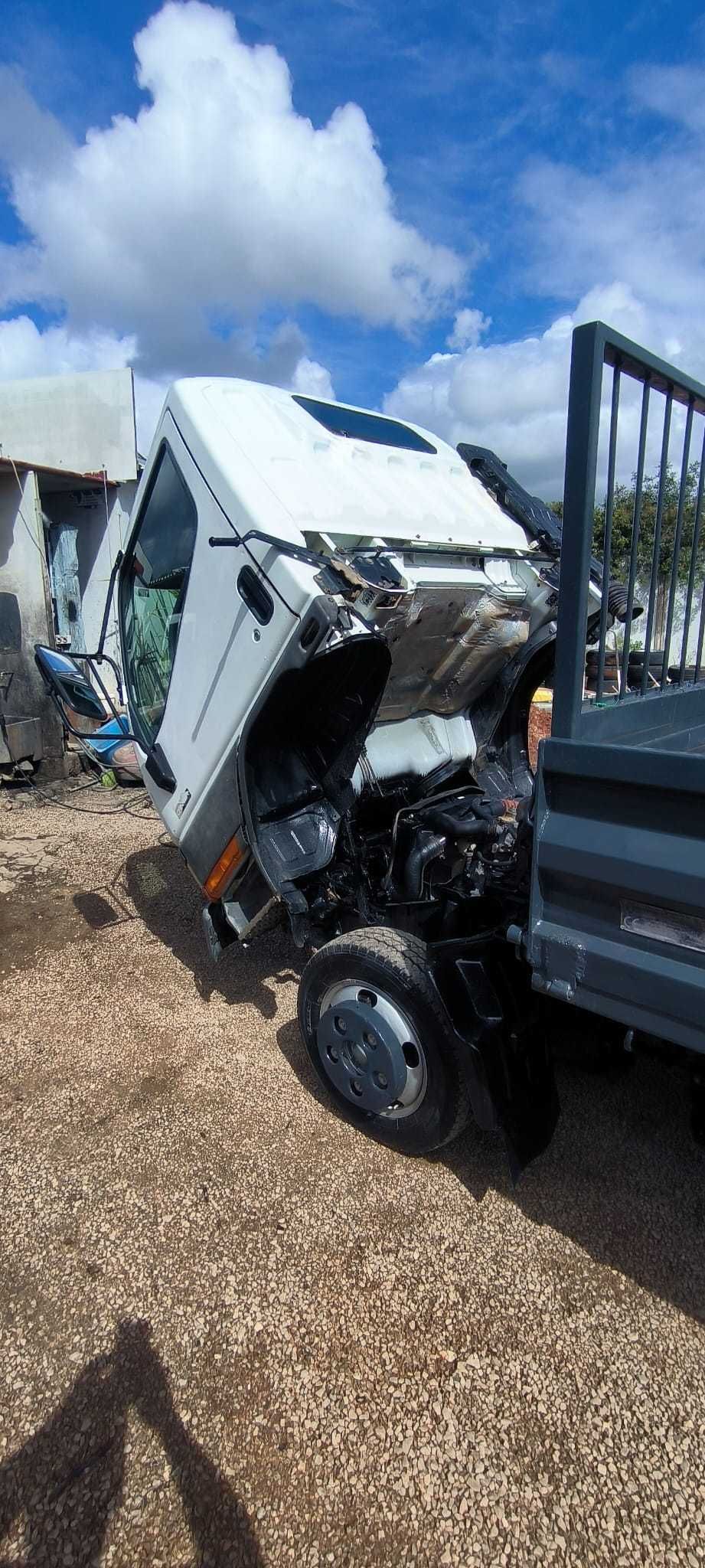 Camião Mitsubishi Ano 00