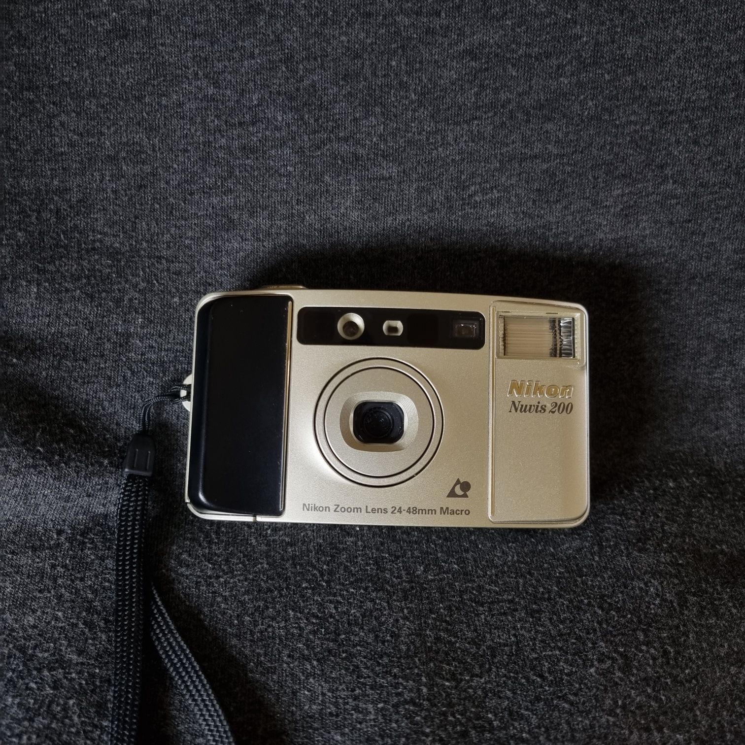 Aparat analogowy Nikon Nuvis 200 – bardzo dobry stan