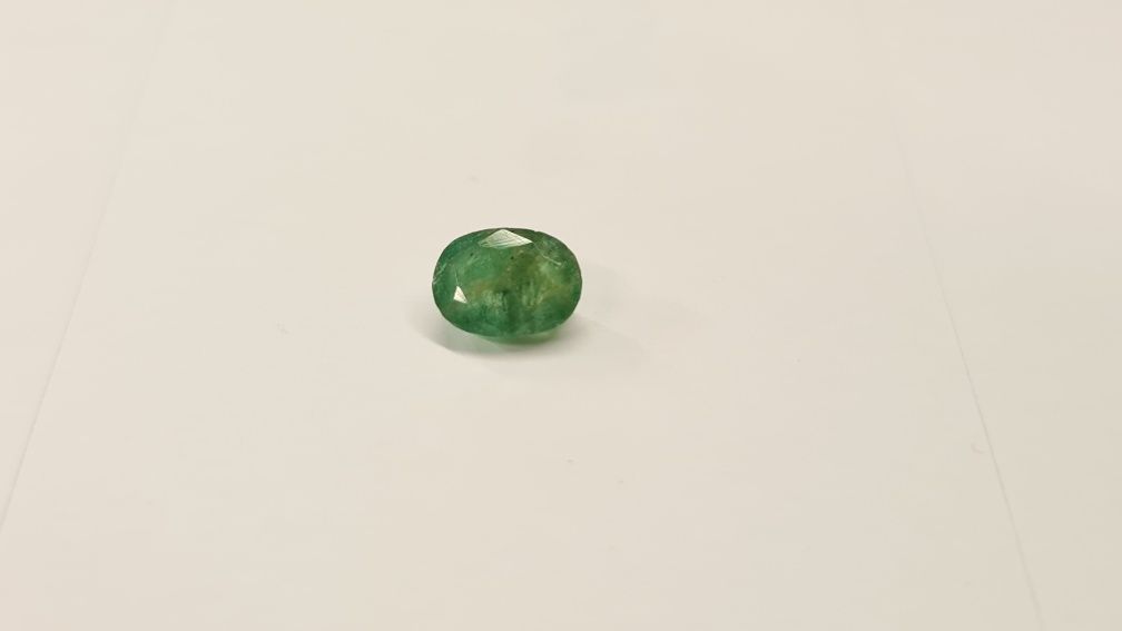 Naturalny szmaragd 0.92ct certyfikat