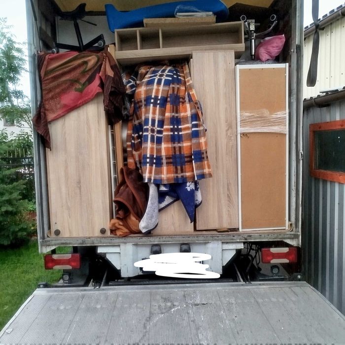 Opróżnianie ,Usługi Transportowe, przeprowadzki ,wywóz mebli
