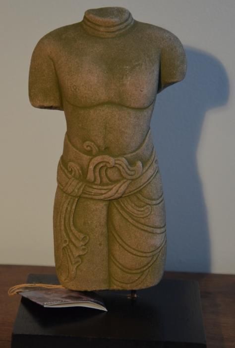 Torso Homem – Angkor (Cambodja) – Estatueta em pó de pedra