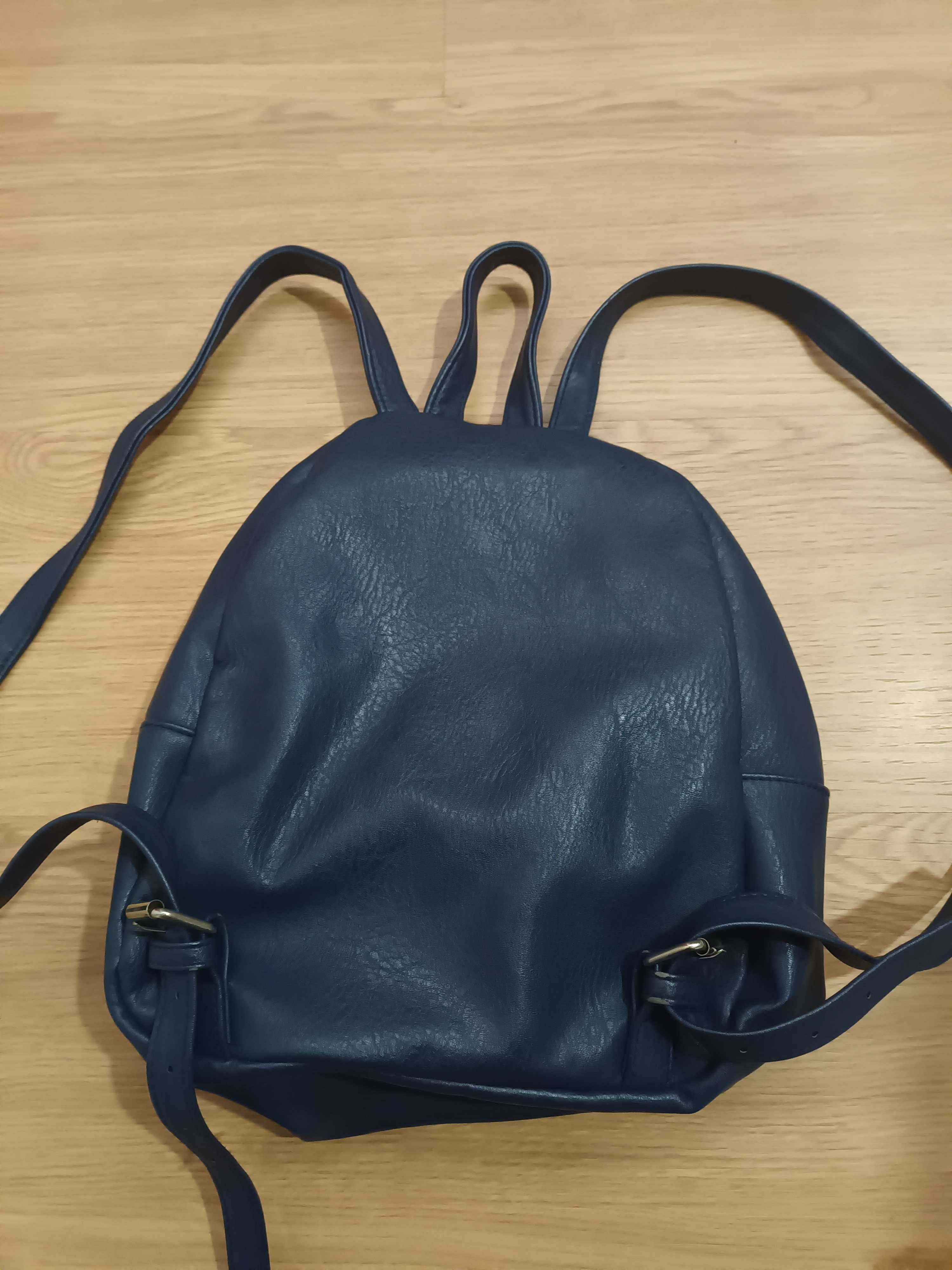 Mochila azul como NOVA