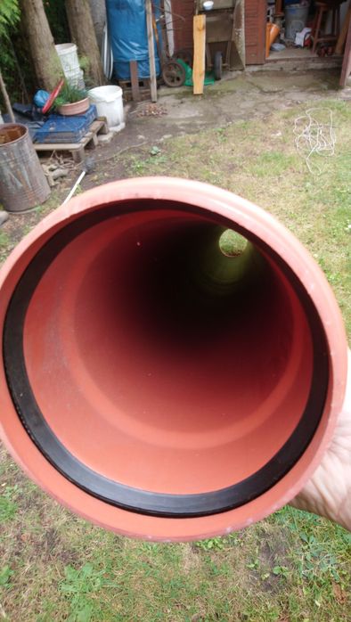 Rura kanalizacyjna fi 160 mm - długość 2 m i inne kształtki.