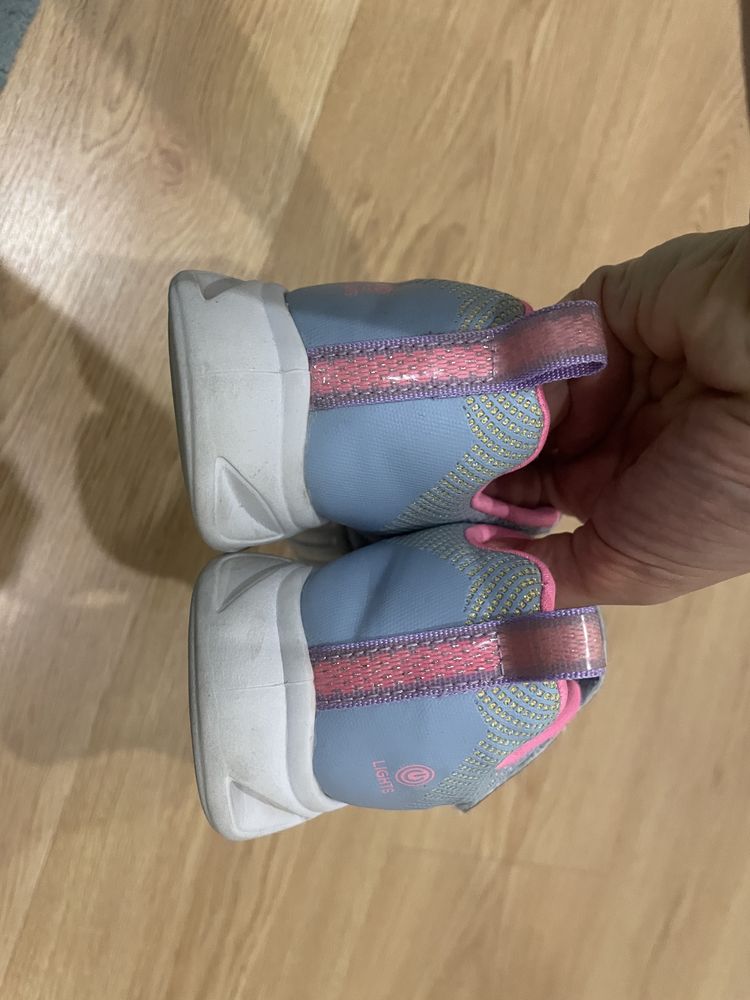 Sapatilhas Skechers tamanho 27 sem luzes