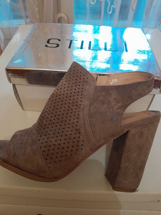 Взуття жіноче замшеве