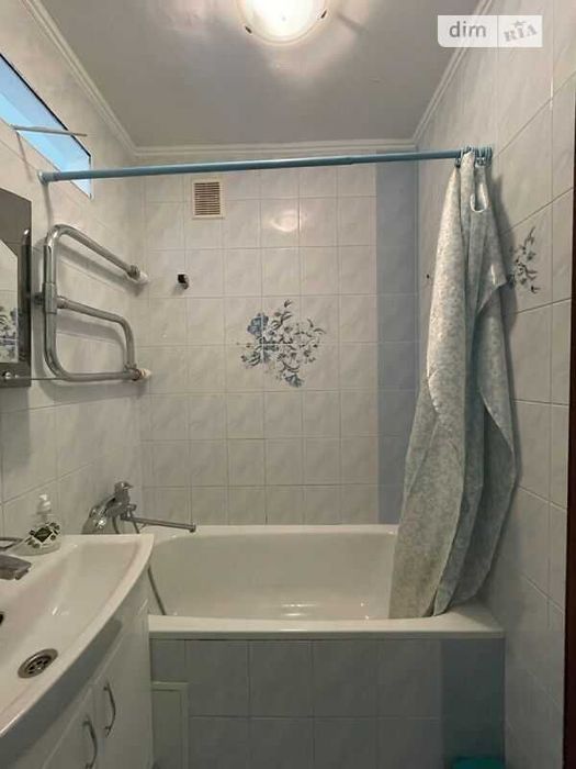 Продаж 2-кімнатної квартири з ремонтом, вулиця Вітовського / Зарицьких