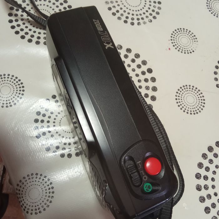 Máquina fotográfica Pentax autofocus 70x zoom