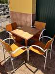 8 Mesas + 32 Cadeiras para Café ou Pastelaria – Só 500€!