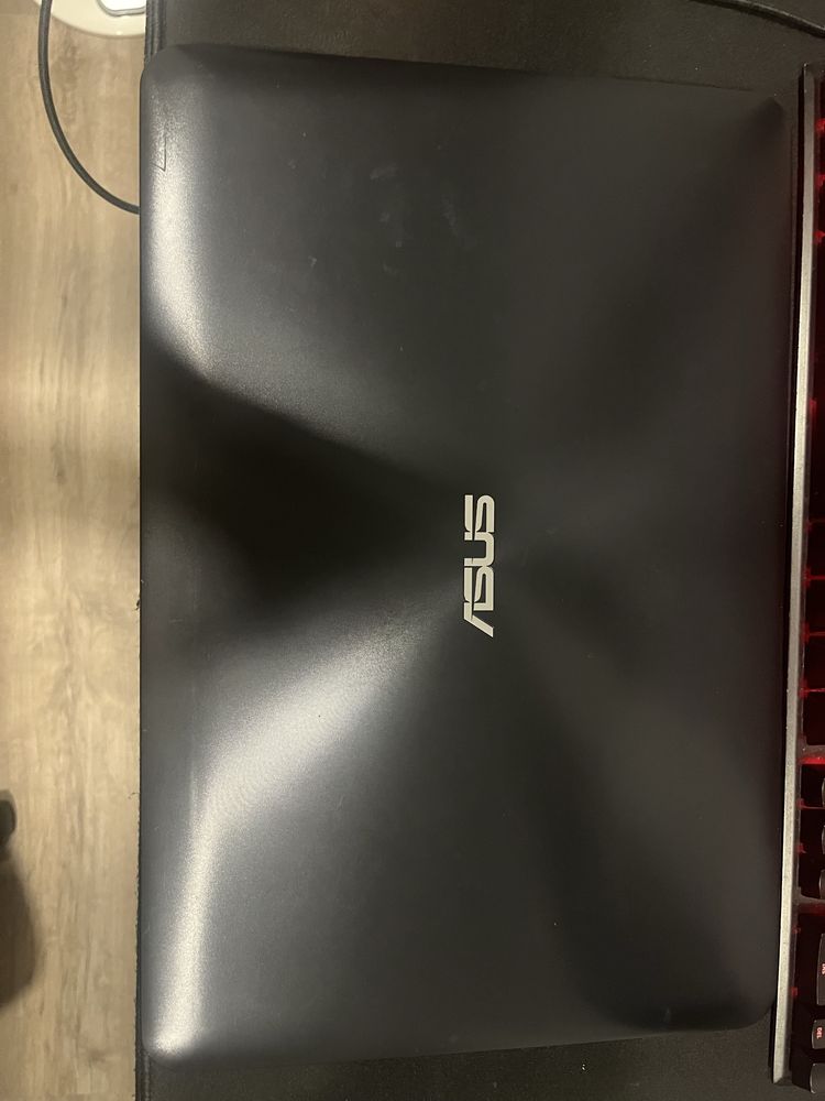 Portátil ASUS – i5, 8GB RAM, SSD + Gráfica Dedicada