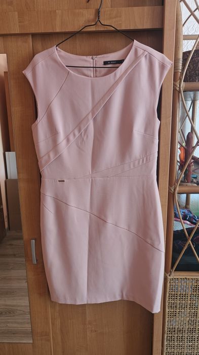 Elegancka sukienka damska pudrowy róż Monnari XL