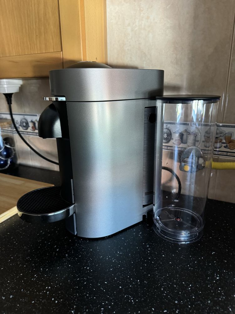 Máquina café Nespresso Vertuo